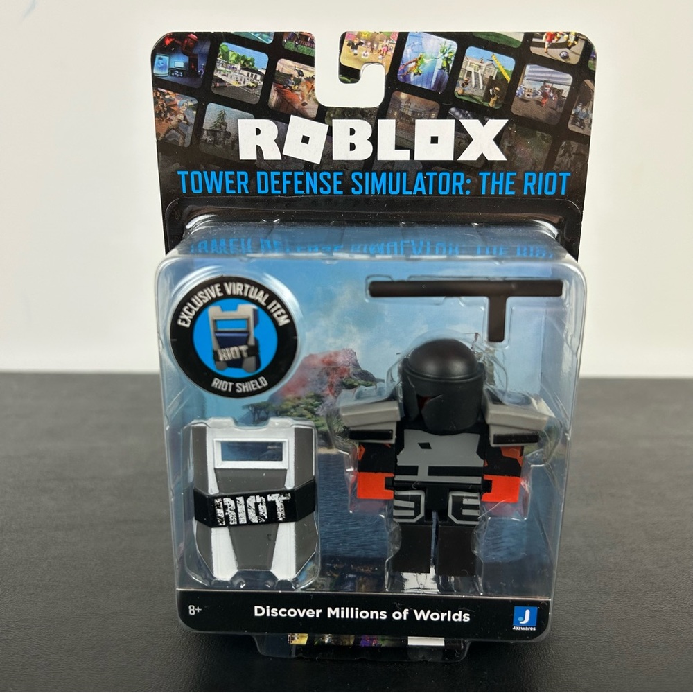 Roblox Tower Defense Simulator: The Riot Figure with Exclusive Virtual Item